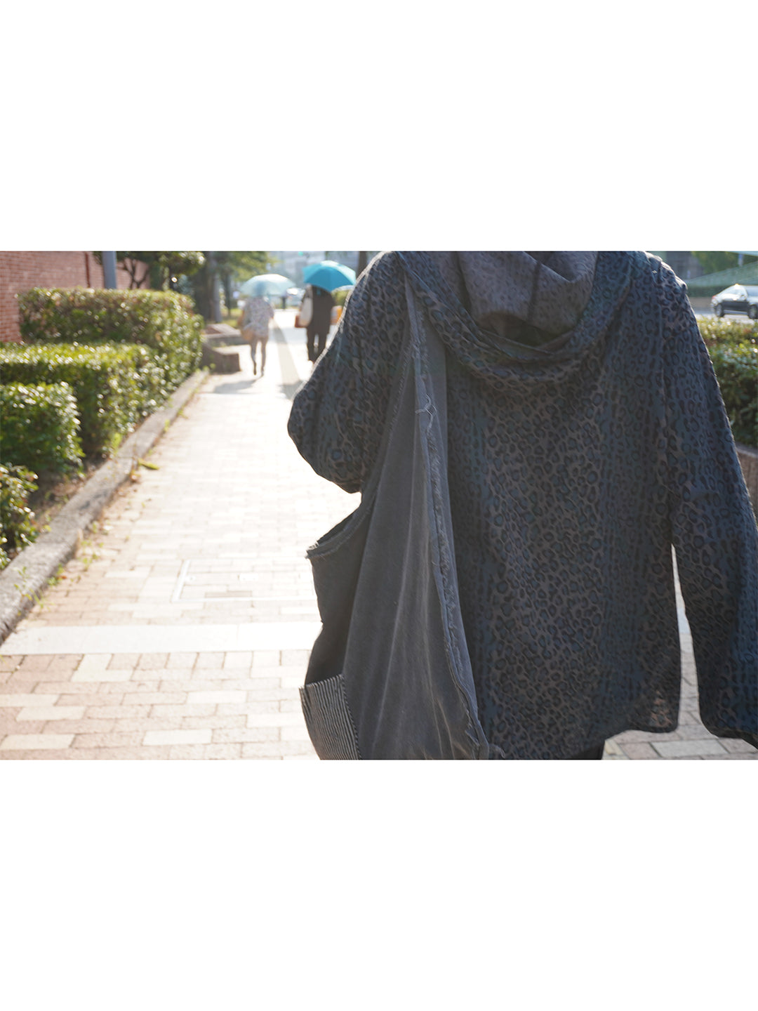 Reversible Damage Hobo Bag - (black)