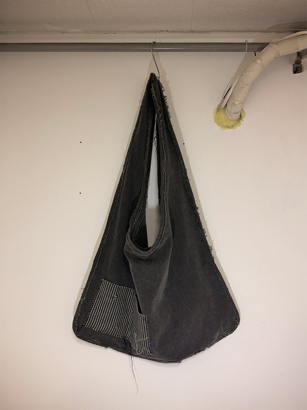 Reversible Damage Hobo Bag - (black)